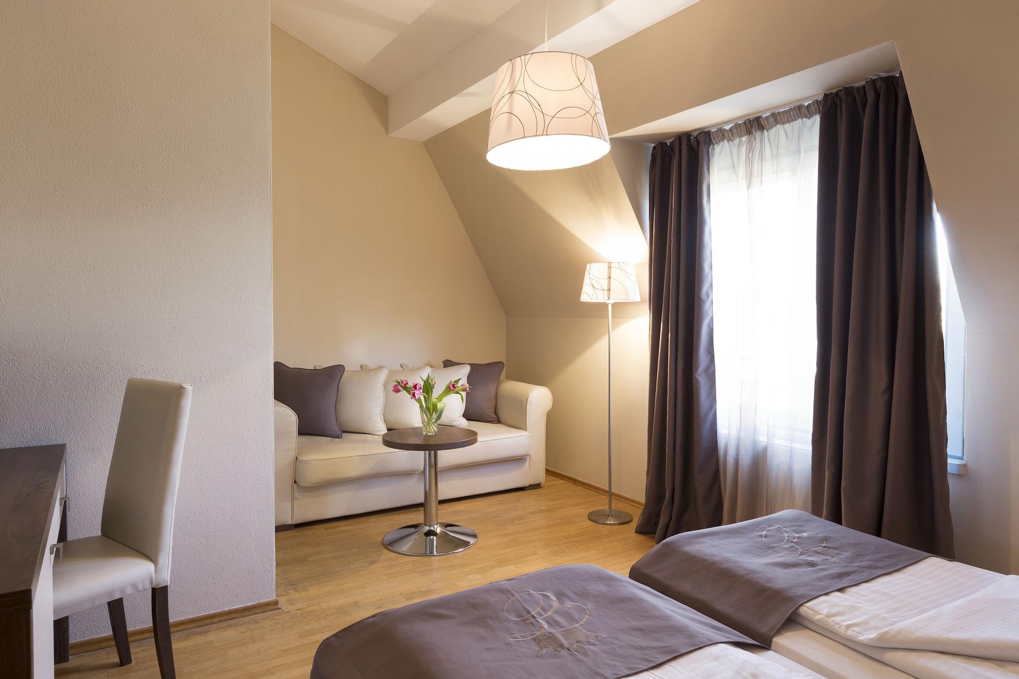 Empress Boutique 3* München