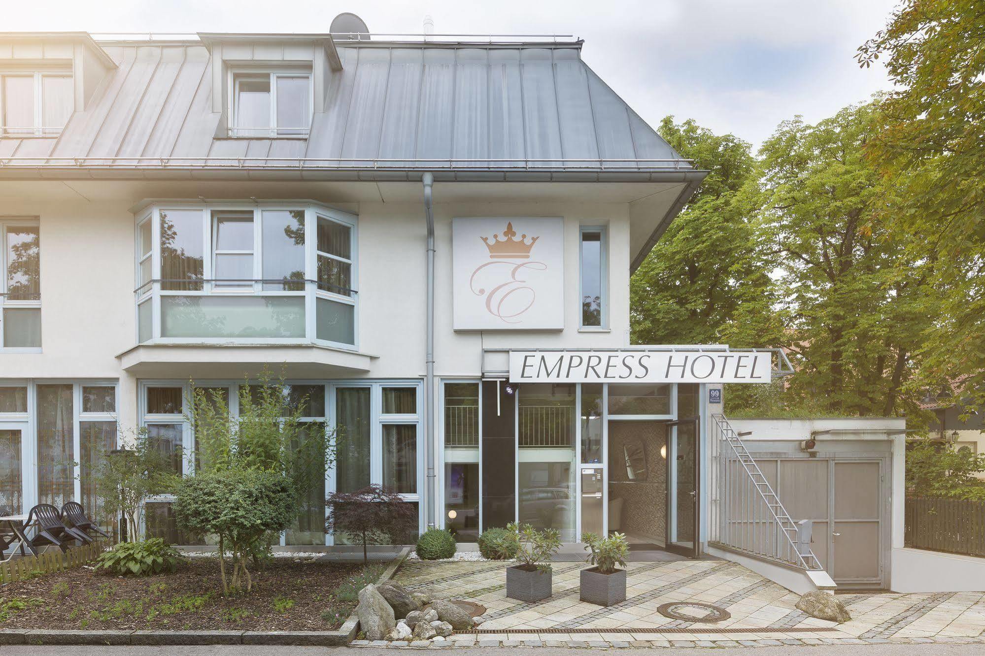 Empress Boutique 3* München